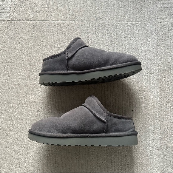 UGG Classic Slippers - Picture 2 of 6